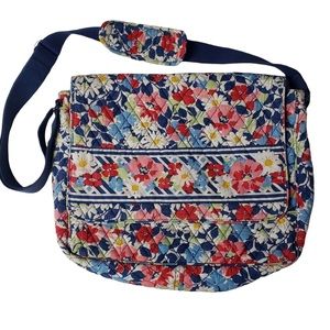 Vera Bradley daisy floral print messenger crossbody bag